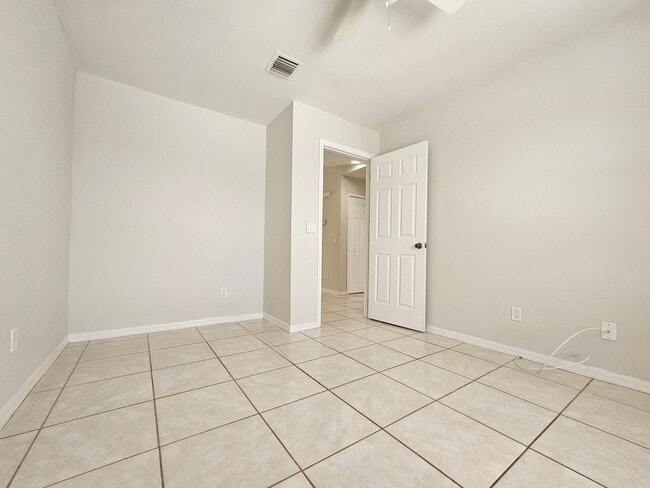 Building Photo - Charming 3-Bedroom, 2-Bath Home in Conveni...