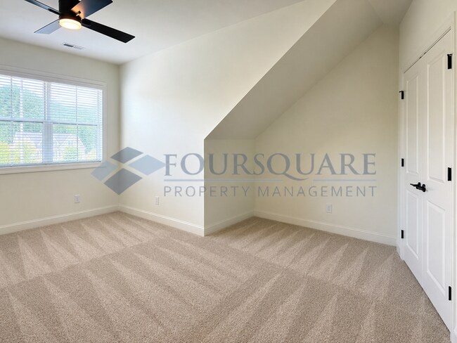 Building Photo - Beautiful  3-Bedroom Home with Loft, Screened Deck & Fenced Backyard – Convenient to Duke Univers...