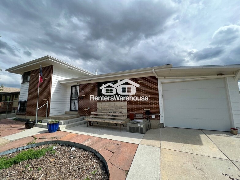 Primary Photo - 12496 E Park Ln Dr