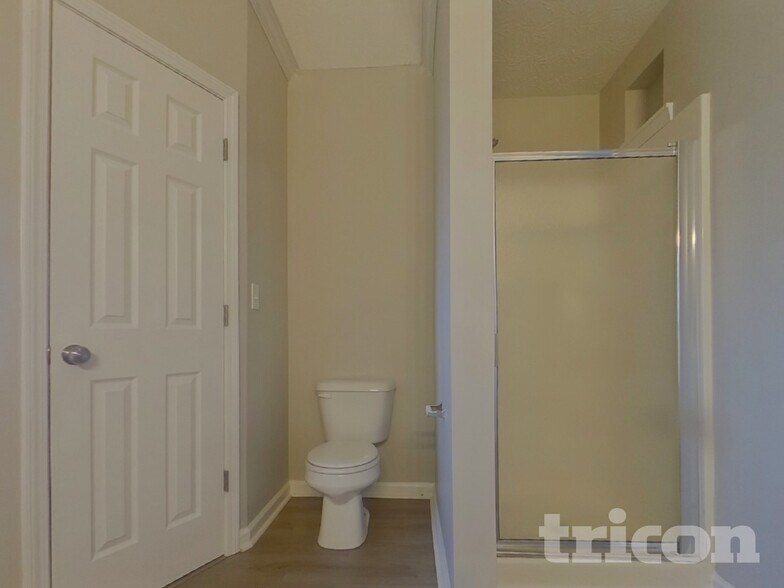 Building Photo - 806 Tucker Trail