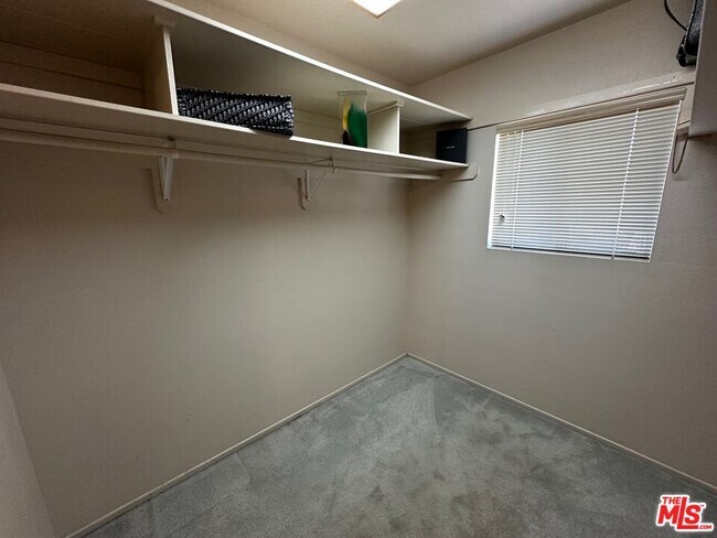 Building Photo - 3791 Olmsted Ave