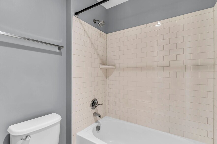 Building Photo - 42522 Stratford Landing Dr