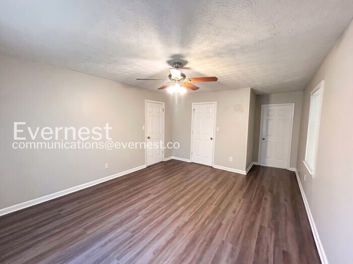 Building Photo - 313 Silverthorne Cir