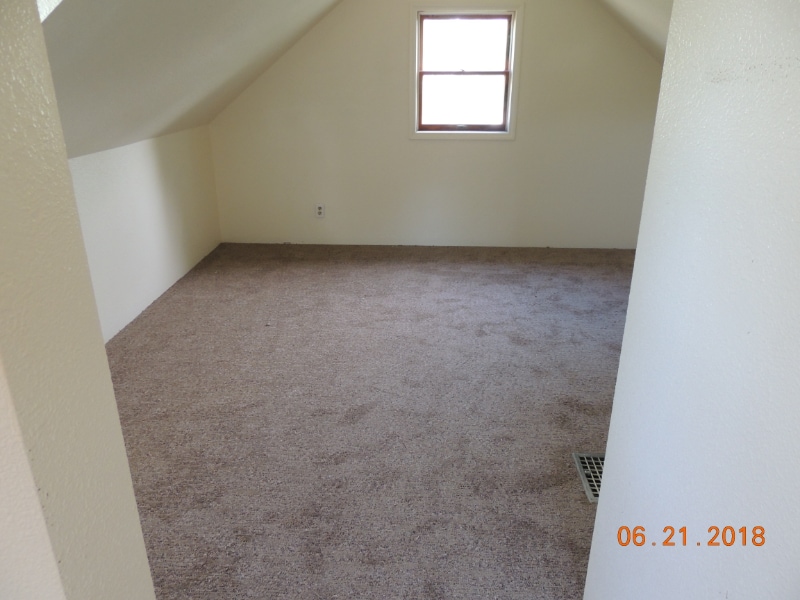 Building Photo - 208 4th Ave W