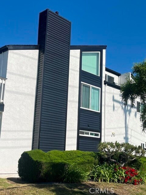 Building Photo - 17692 Cameron Lane