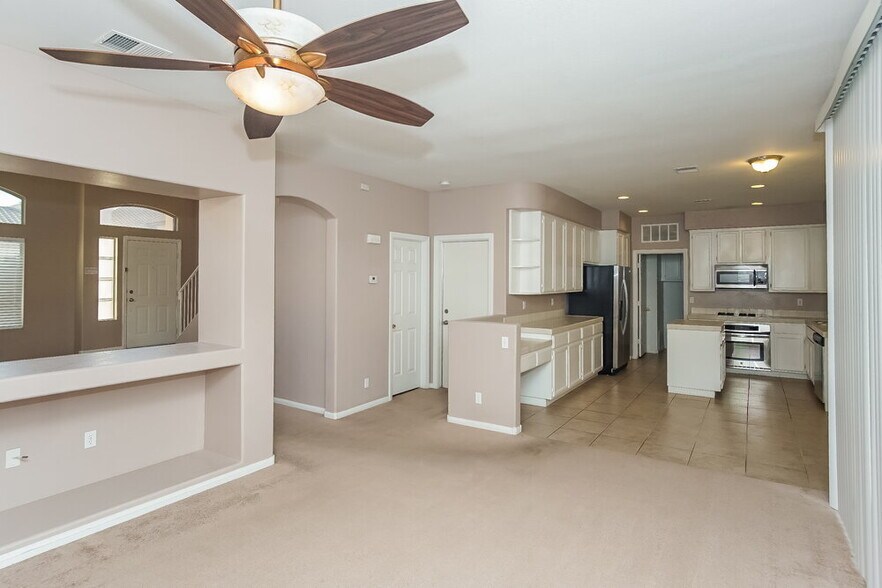 Building Photo - 271 Bluefield Ln