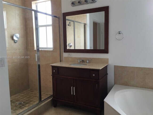 Building Photo - 7540 NW 114th Pl