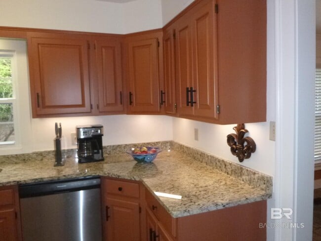 Building Photo - 19307 Scenic Hwy 98