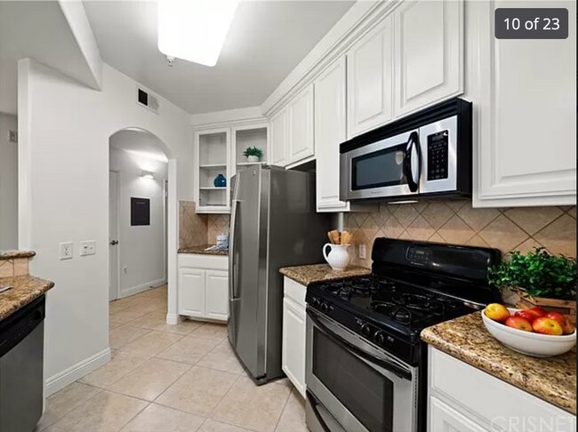 Building Photo - 5703 Laurel Canyon Blvd