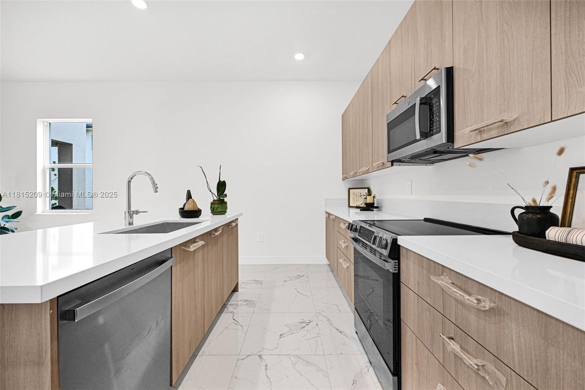 Building Photo - 12228 SW 43rd St