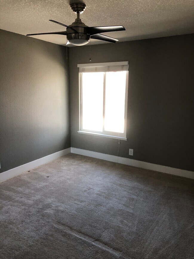 Building Photo - 1547 Delucchi Lane, Unit F