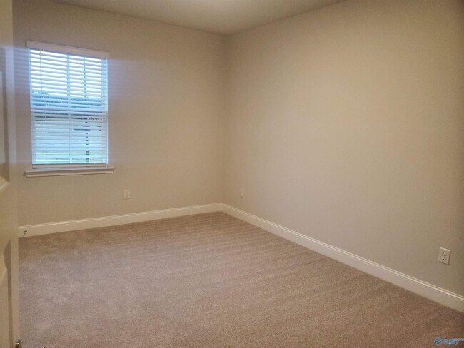 Building Photo - 113 Moss Brk Ln