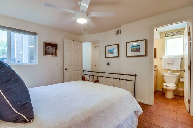 Building Photo - Private Rooftop Deck South Mission Beach