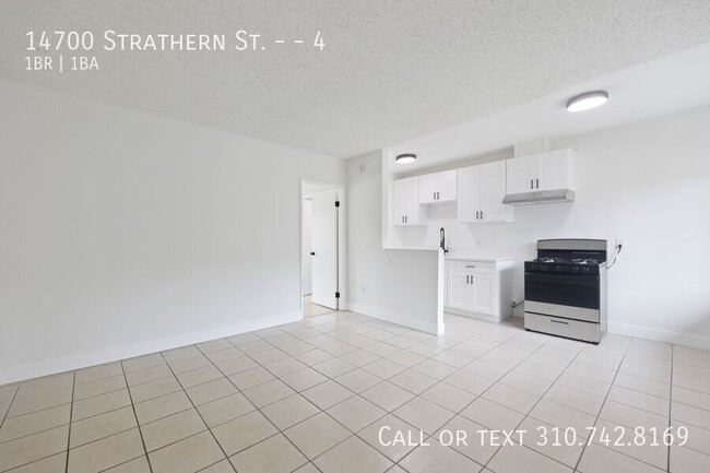 Building Photo - 14700 Strathern St