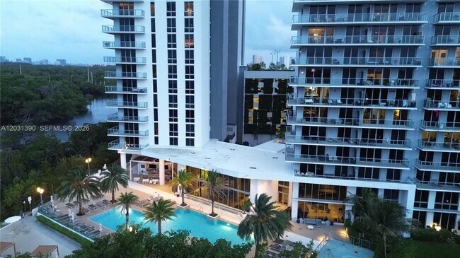 Building Photo - 16385 Biscayne Blvd