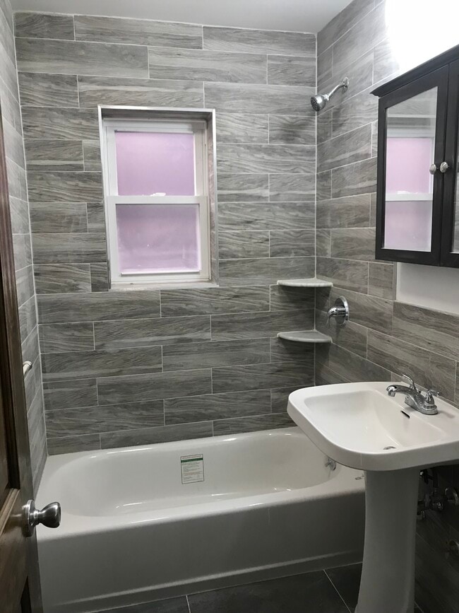 Building Photo - 3611 Waldo Ave