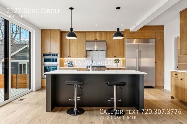 Building Photo - 2122 Goss Cir W