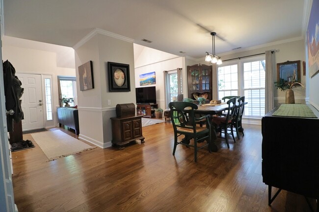 Building Photo - 2804 Cove Ridge Rd