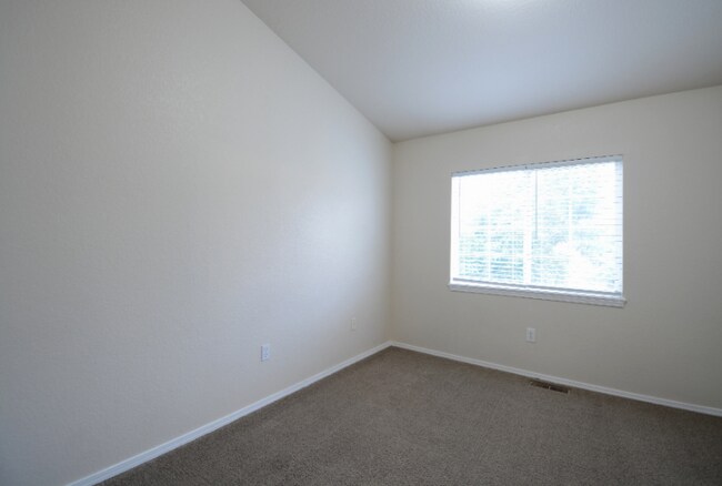 Building Photo - 1038 Cheyenne Blvd