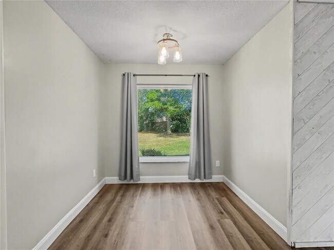 Building Photo - 109 Wild Elm Ct