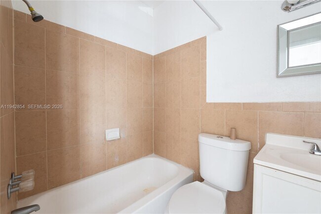 Building Photo - 501 SW 6th Ct