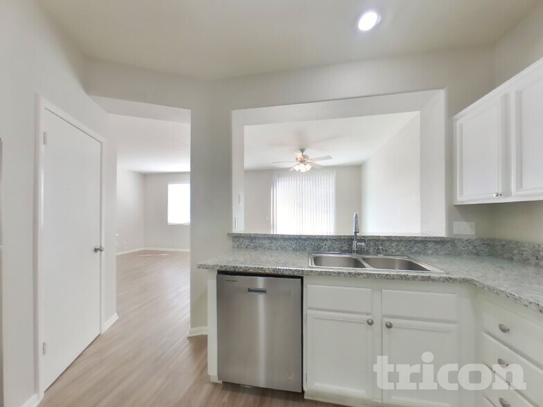 Building Photo - 1300 Pecan Tree Ct