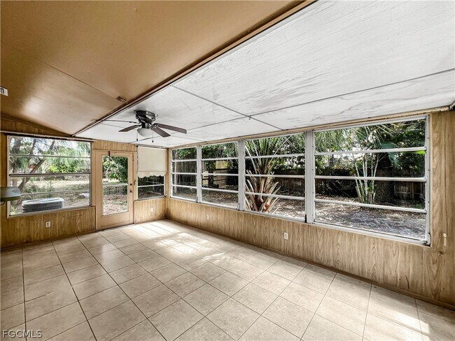 Building Photo - 7300 Barragan Rd