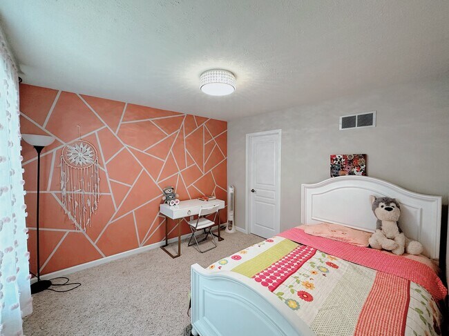 Building Photo - 96 Garnett Cir