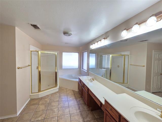 Building Photo - 2308 Welch Pl