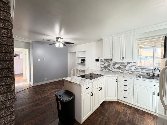 Building Photo - 437 Circleway Dr