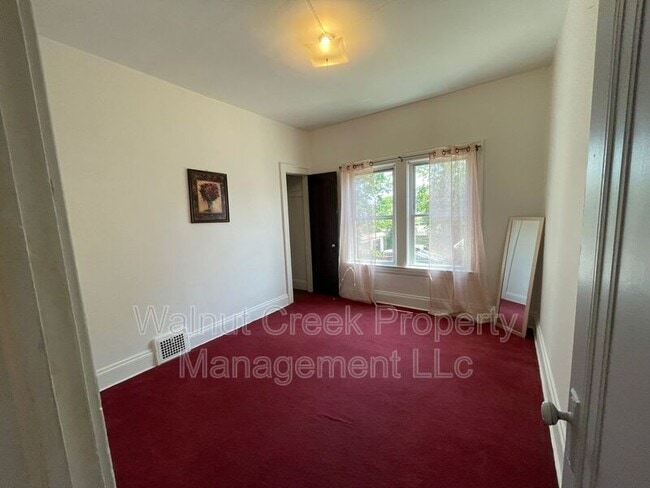 Building Photo - 3319 W 126th St