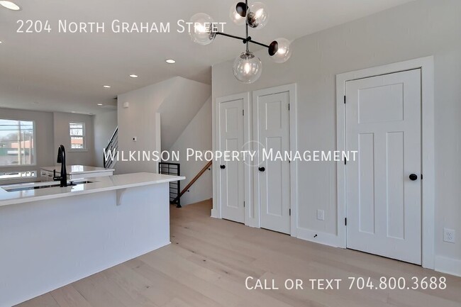 Building Photo - Luxury Urban Living 3-bed 3.5-bath NODA