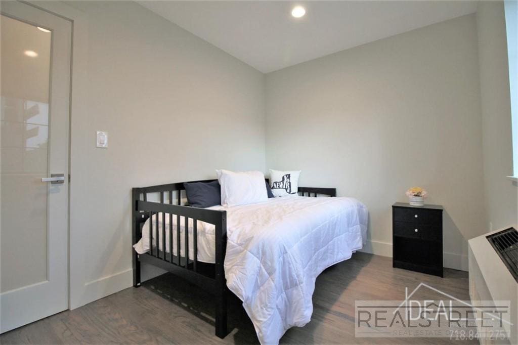 Building Photo - Stunning NEW 1 BED in PLG!
