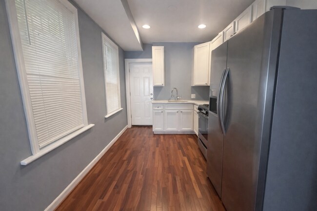 Building Photo - Two-Bedroom Rowhome with Modern Kitchen in Baltimore