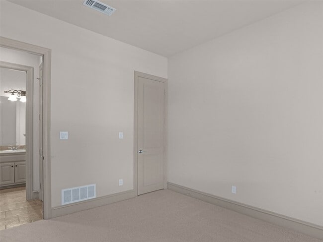 Building Photo - 1832 Hackett Creek Dr