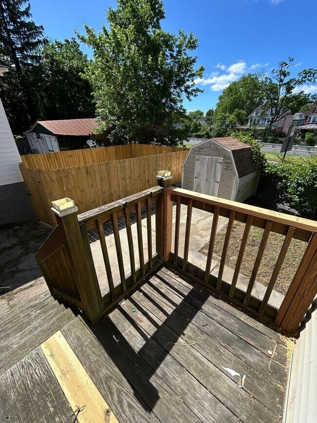 Building Photo - 59 Sanhican Dr