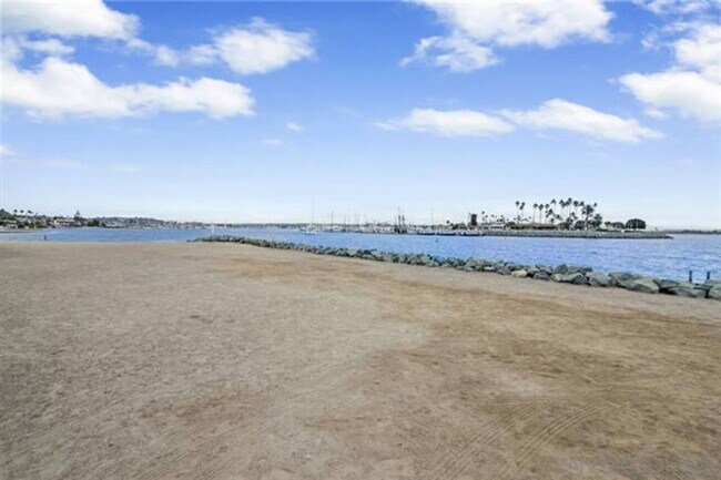 Building Photo - 376 San Antonio Ave