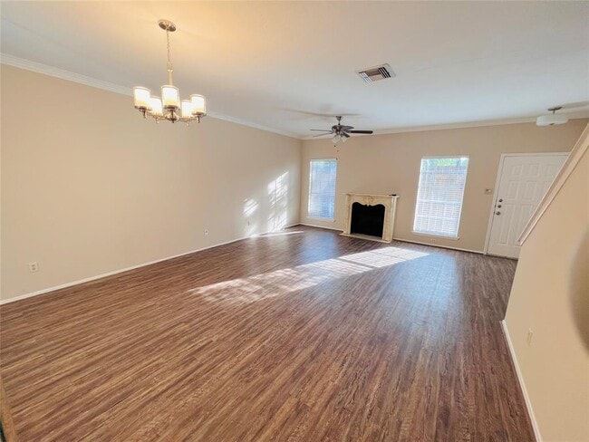 Building Photo - 17629 Red Oak Dr