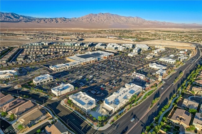 Building Photo - 8067 Tank Loop St