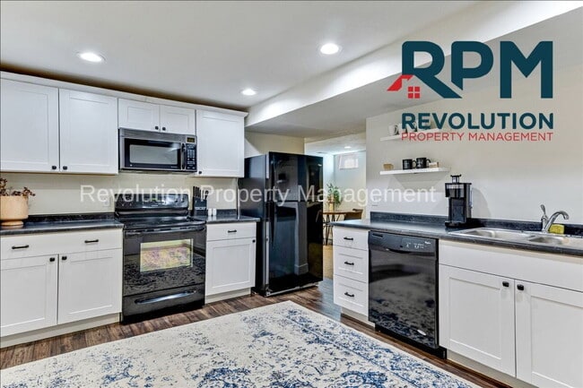 Building Photo - Two bedroom Duplex in Layton!