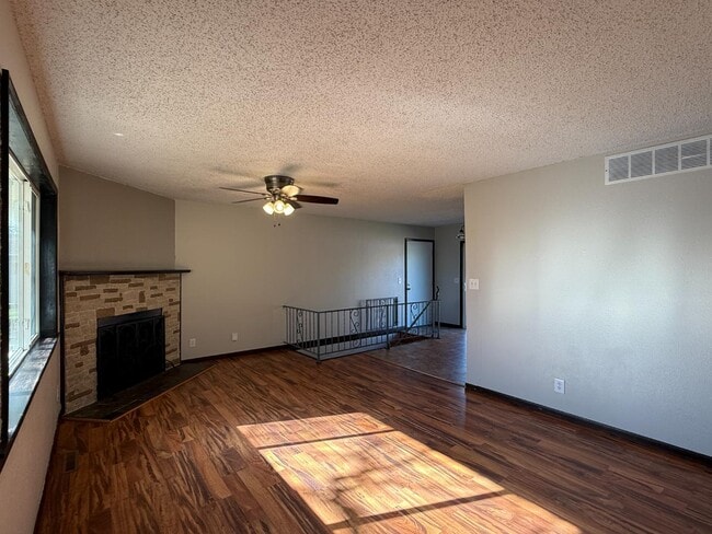 Building Photo - 5902 W Franklin St