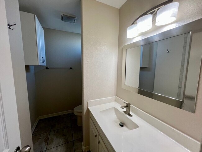 Building Photo - 3322 Adams Landing Ave