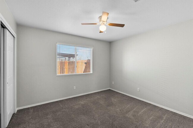 Building Photo - 164 Pearl Lake Dr