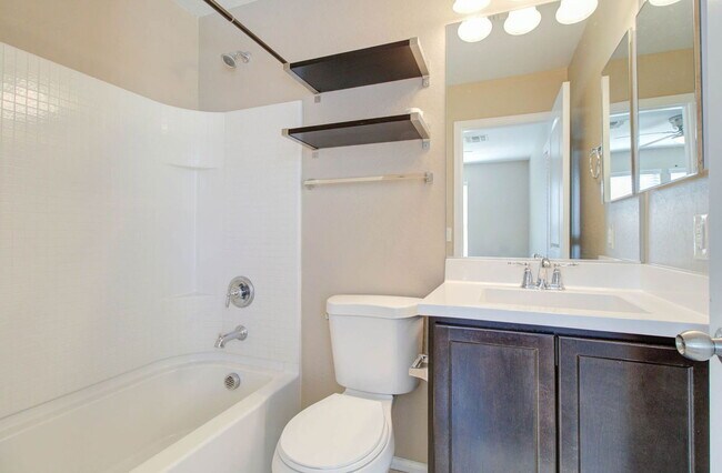 Building Photo - 2014 N 77th Dr