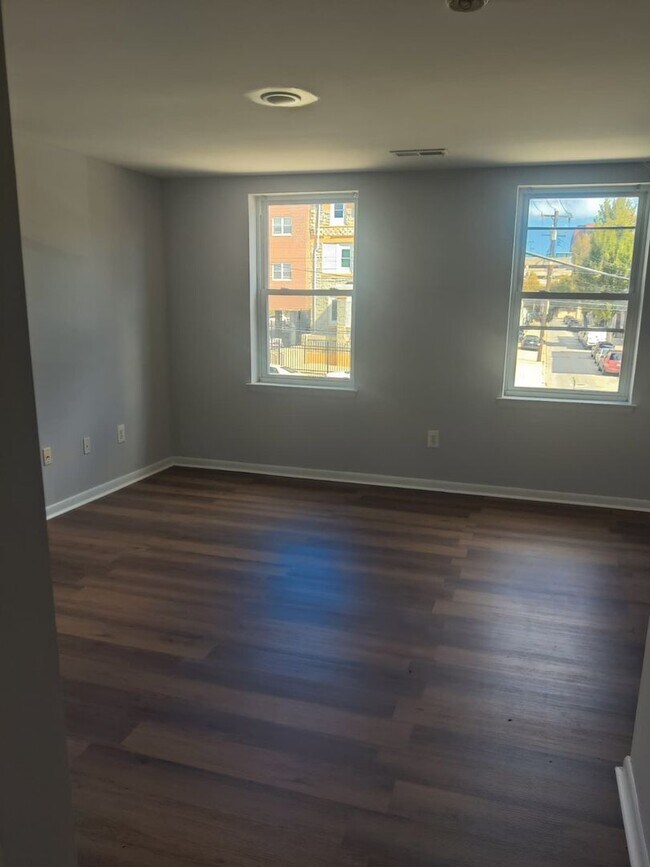 Building Photo - 1422 W Allegheny Ave