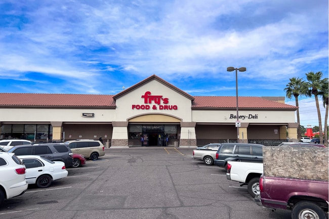 Building Photo - 3Bed/2.5Bath Townhouse at 24th St/Thomas! Move-In ready on 3/12/2026!