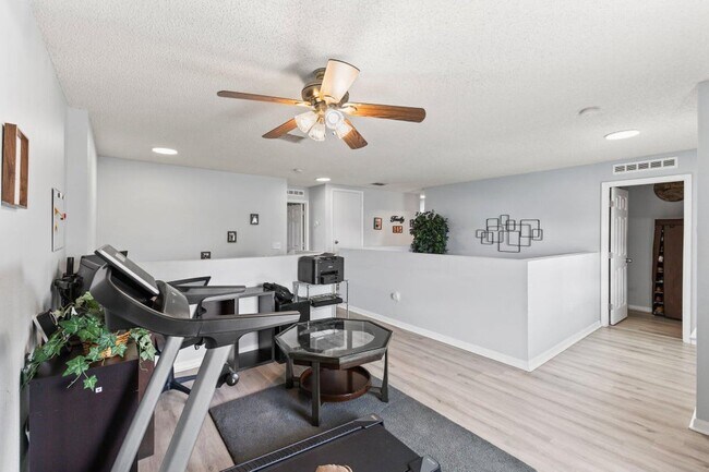 Building Photo - 3861 SW Chaffin St