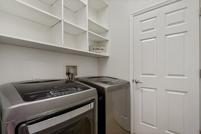 Building Photo - 6451 New Independence Pkwy