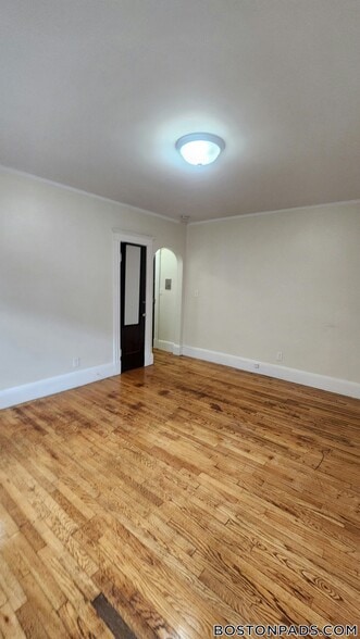 Building Photo - 349 Pleasant St