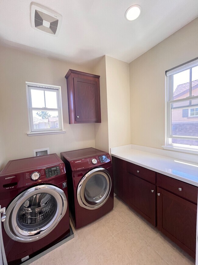 Building Photo - 212 Shumway Ln